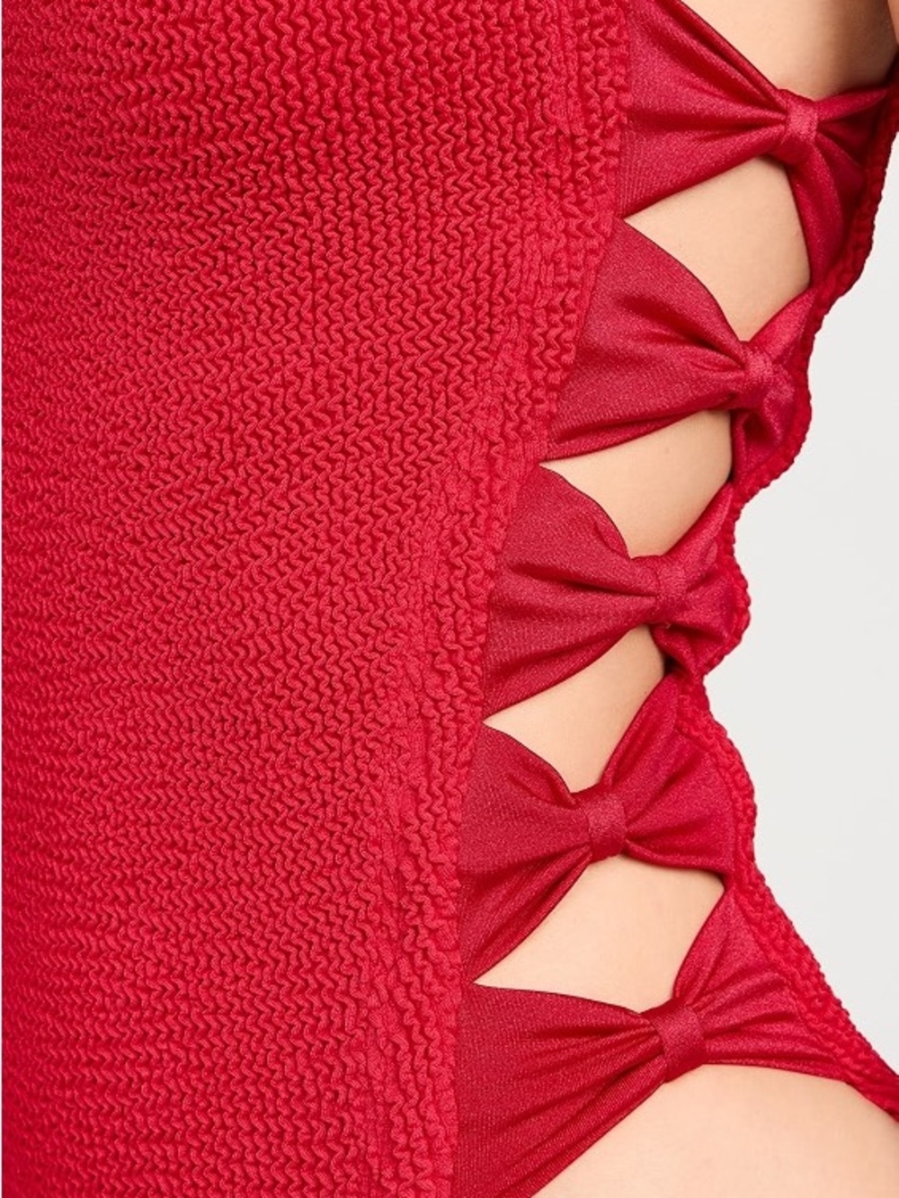 Hunza G Tiffany Bow Cutout One Piece Swimsuit in Red OS - Picture 5 of 10